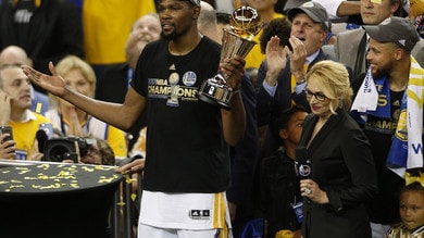 Kevin Durant passa ai Brooklyn Nets: giocherà con Kyrie Irving