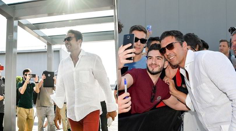 Buffon torna alla Juve: selfie e sorrisi con i tifosi