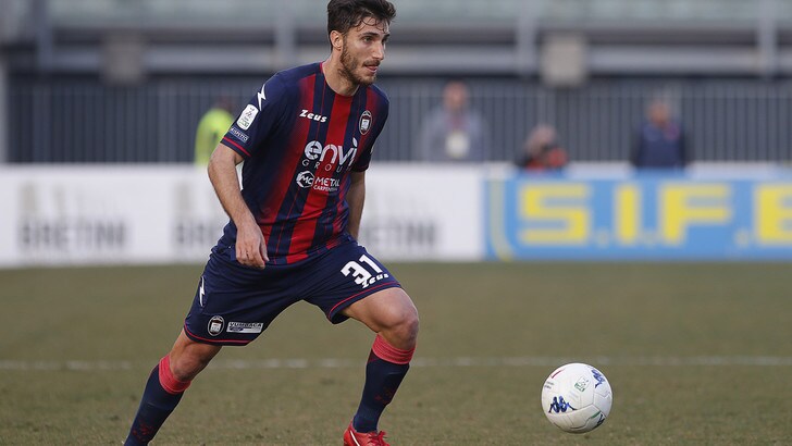 Monza, l'ex Crotone Sampirisi firma fino al 2022