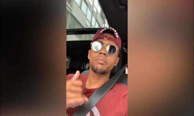 Juve, Douglas Costa: musica e buon umore verso la Continassa