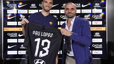 La Roma presenta Pau Lopez: eccolo con Petrachi