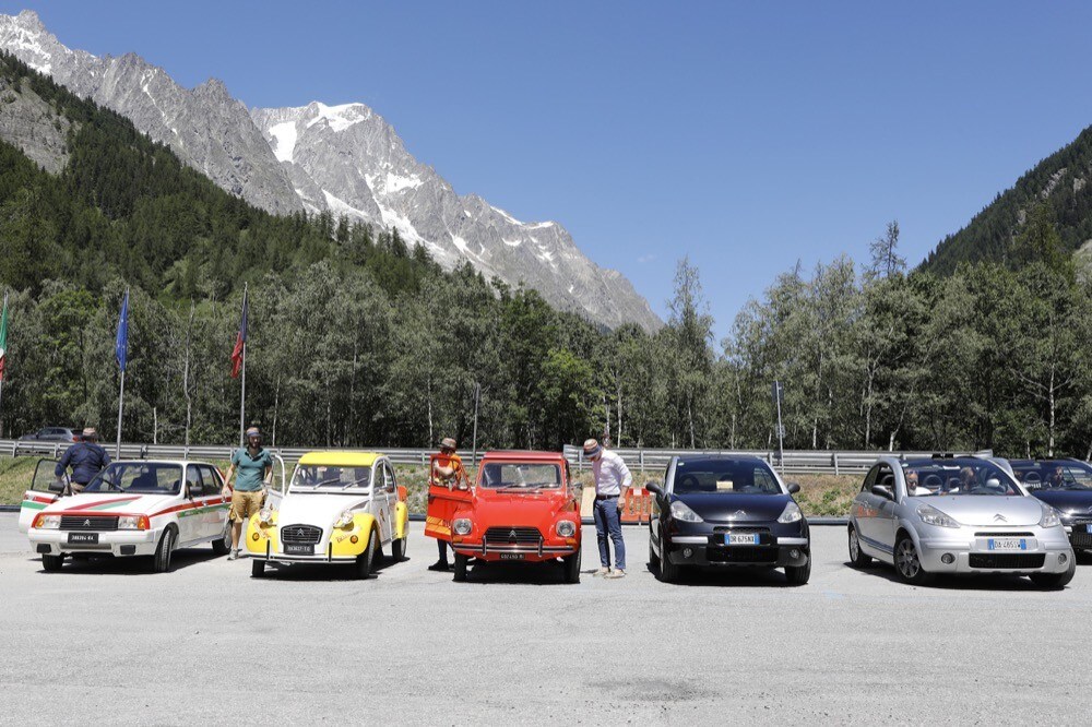 Raduno del Secolo, la 2Cv a Lione: foto