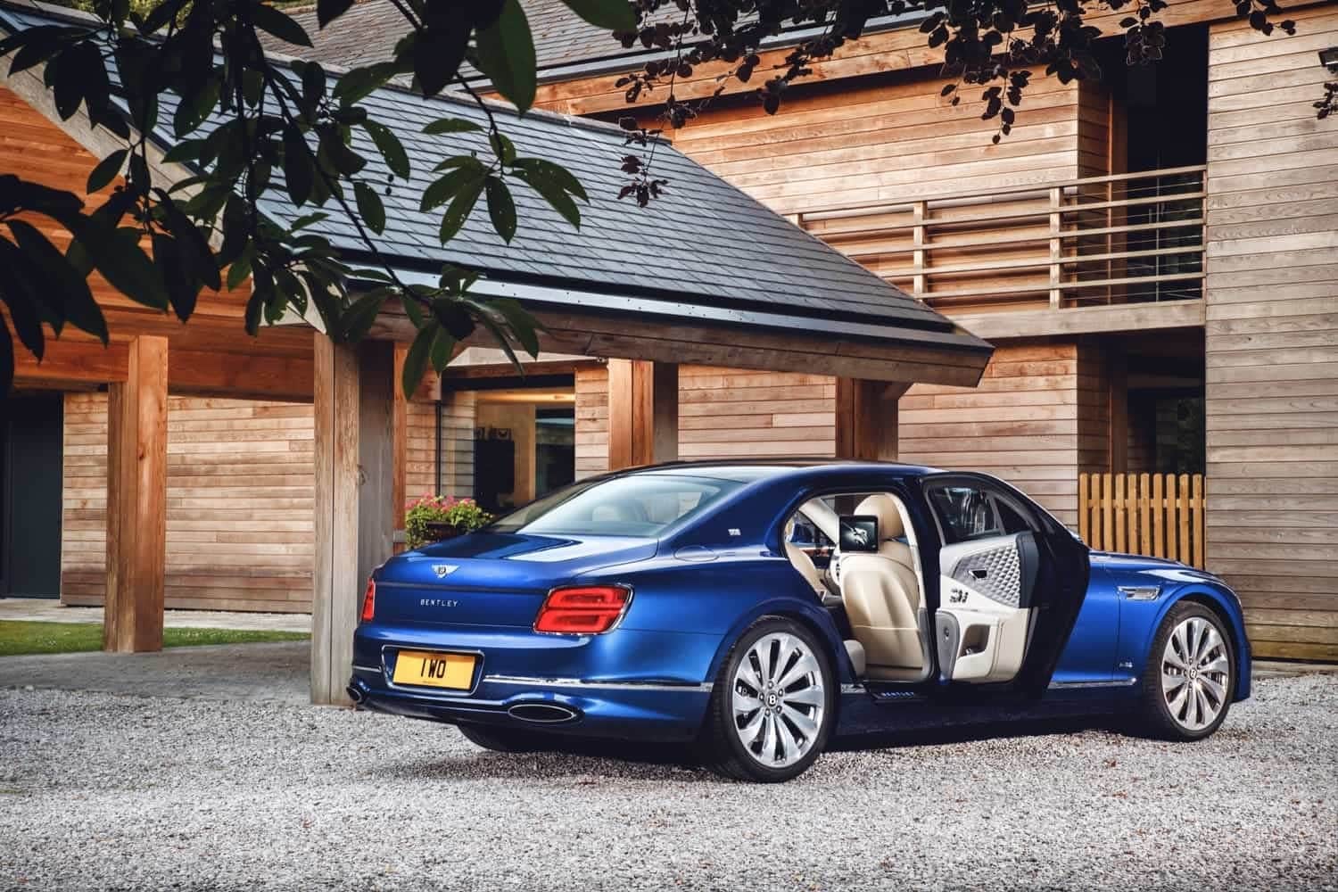 Bentley Flying Spur First Edition: tutte le foto