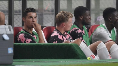 Sarri lo risparmia: Ronaldo guarda la Juve dalla panchina