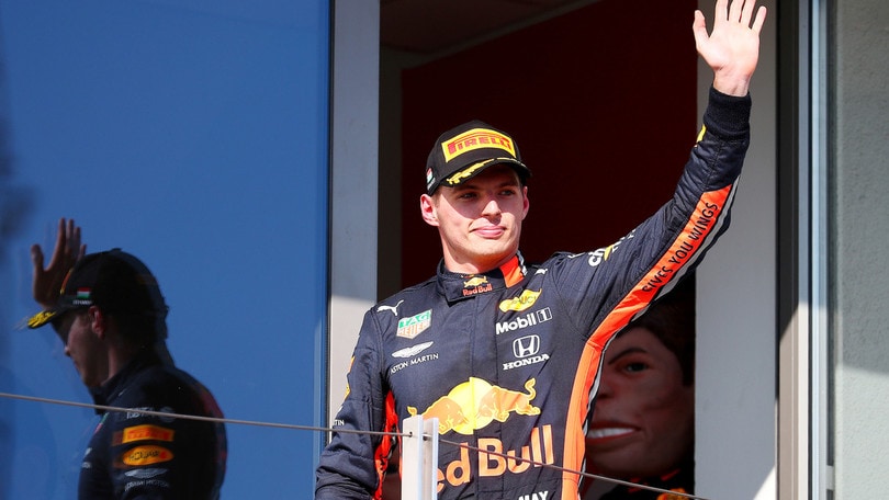 Red Bull, Verstappen: "La Mercedes decide quando spingere"