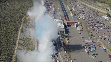 Burnout da Guinnes: 170 auto sgommano all'unisono