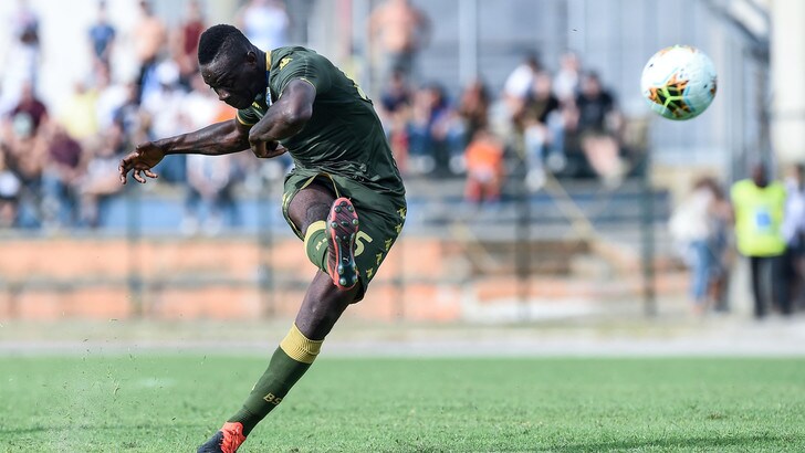 Brescia, Balotelli apre il 3-2 contro il Frosinone. Presente anche Pirlo