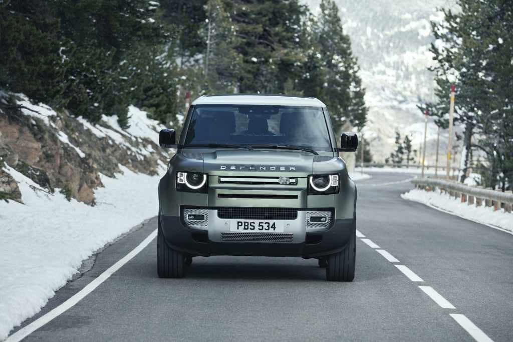 Nuova Land Rover Defender: foto