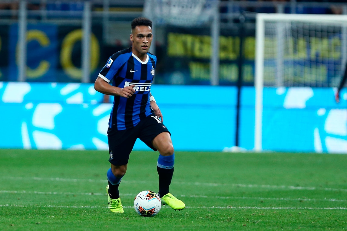 L'agente di Lautaro vuole l'argentino al Barcellona con Messi