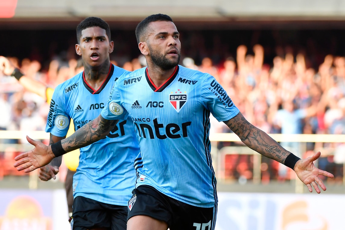 Dani Alves rivela: “Potevo tornare alla Juve”
