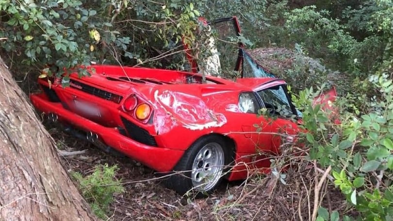 Australia, Lamborghini Diablo distrutta in un crash