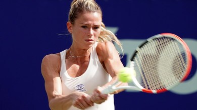 Osaka: Camila Giorgi strapazza Sloane Stephens e vola ai quarti