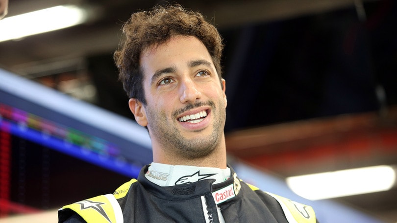 Gp Singapore: Ricciardo escluso dalla qualifica, irregolarità al MGU-K