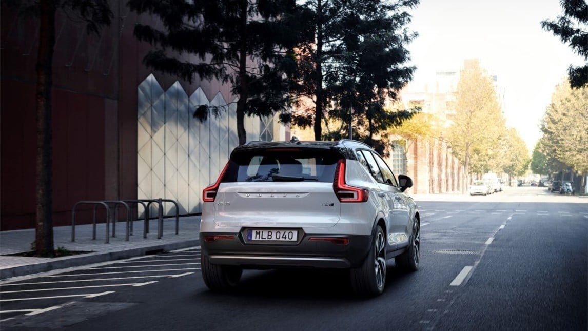 Volvo XC40, le immagini