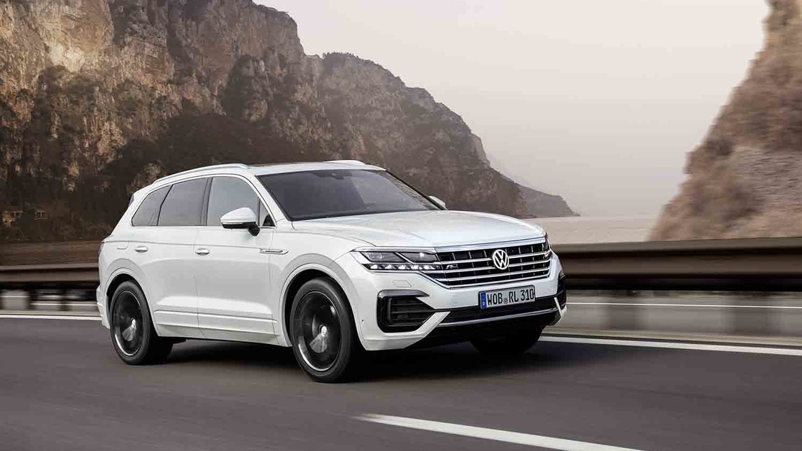 VW Touareg, prima volta su strada: gli scatti