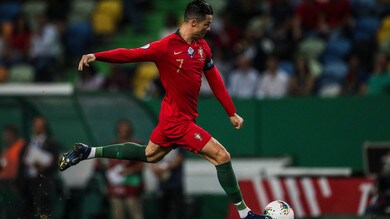 Qualificazioni Euro 2020, Cristiano Ronaldo show: il gol numero 699 con il Portogallo è straordinario
