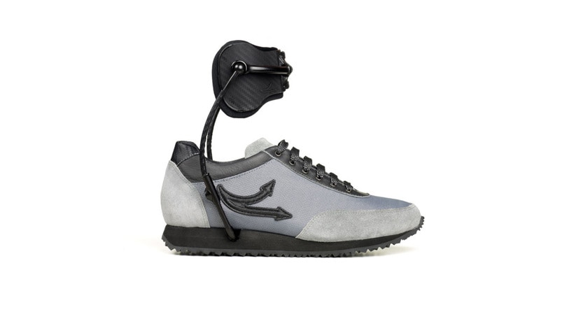 Le scarpe con supporto laterale energizzante si chiamano Grin Shoes