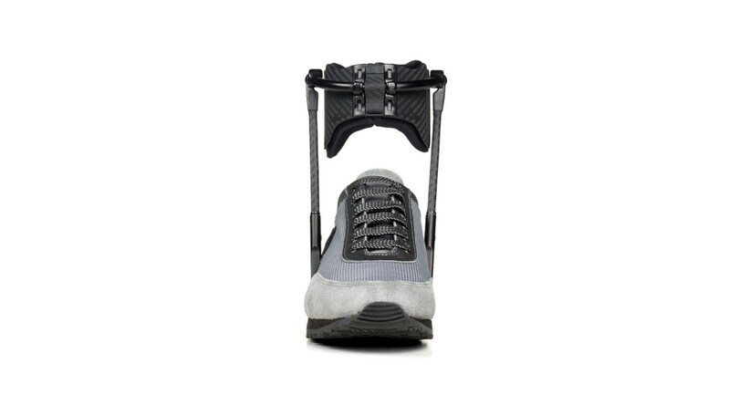 Le scarpe con supporto laterale energizzante si chiamano Grin Shoes
