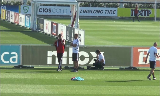 Sarri vede Douglas Costa trequartista
