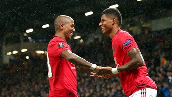 Manita Siviglia, tris Manchester United. Vincono anche Wolverhampton e Sporting