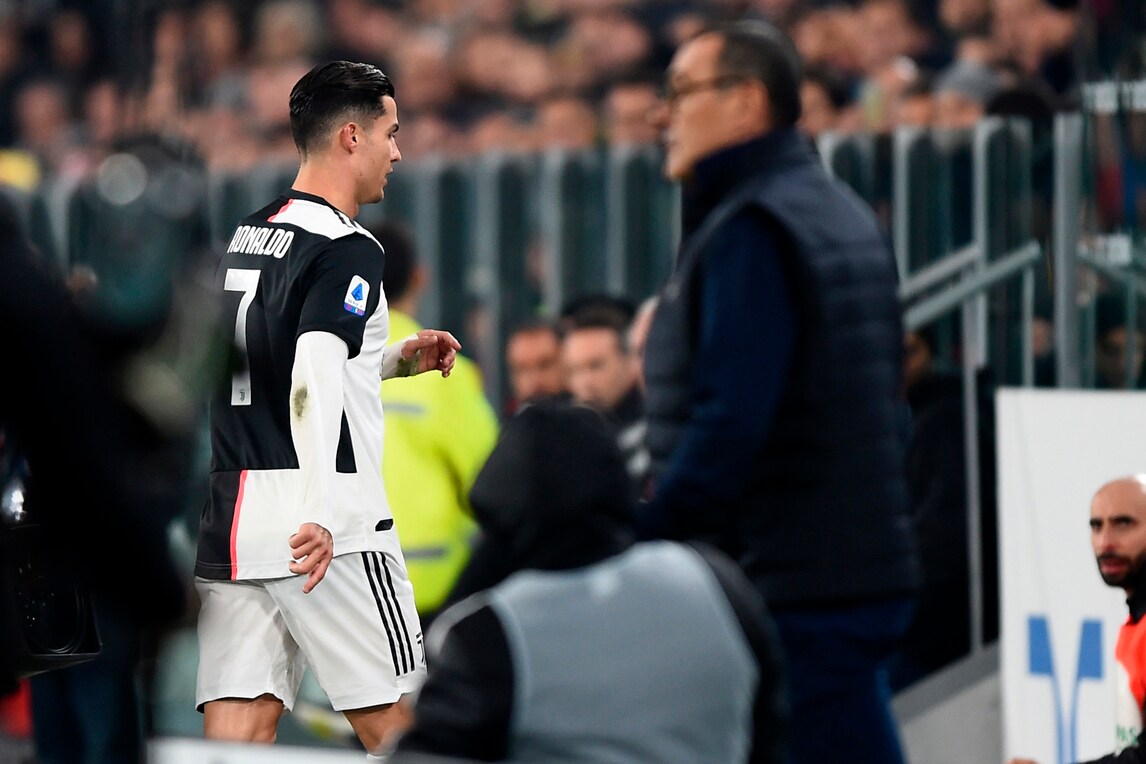 Ronaldo sostituito da Dybala, va diretto negli spogliatoi