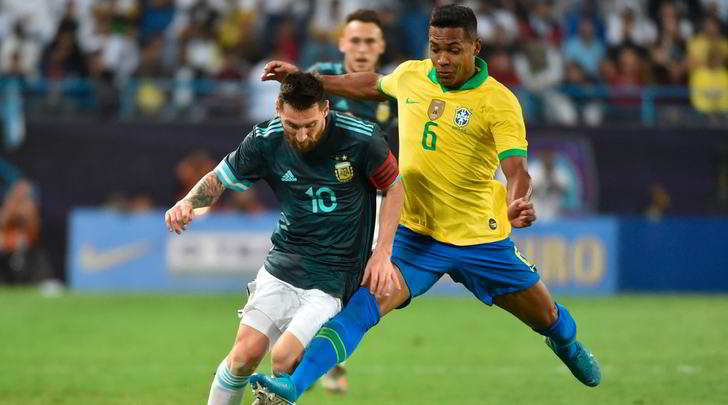 Juve, si ferma Alex Sandro: infortunio muscolare con il Brasile