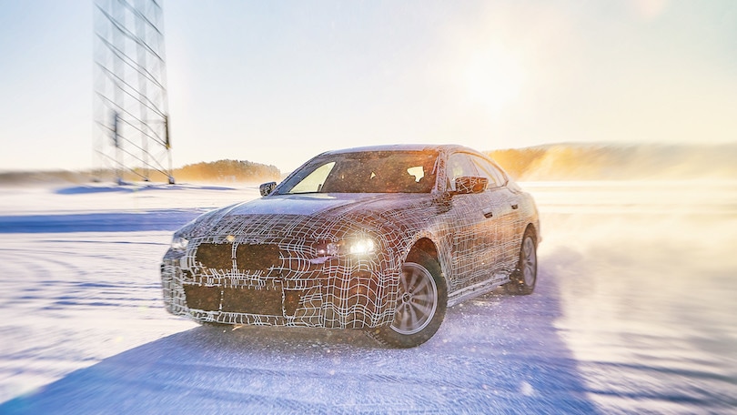 BMW i4, caratteristiche e dettagli dell'elettrica in uscita nel 2021