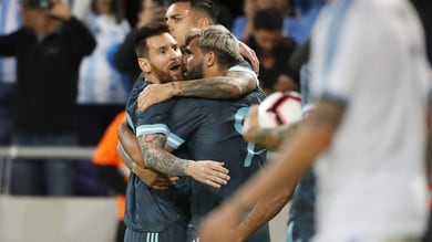 Festival del gol tra Argentina ed Uruguay. Messi su rigore fa 2-2