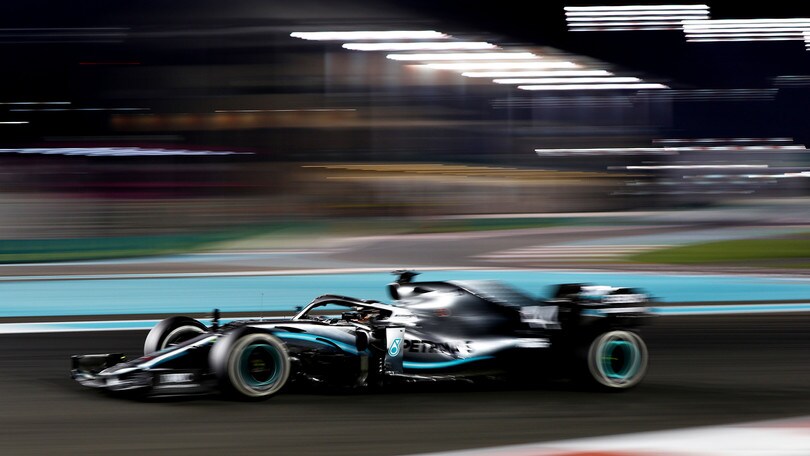 Gp Abu Dhabi, Hamilton: "Grande vittoria, sono grato alla Mercedes"
