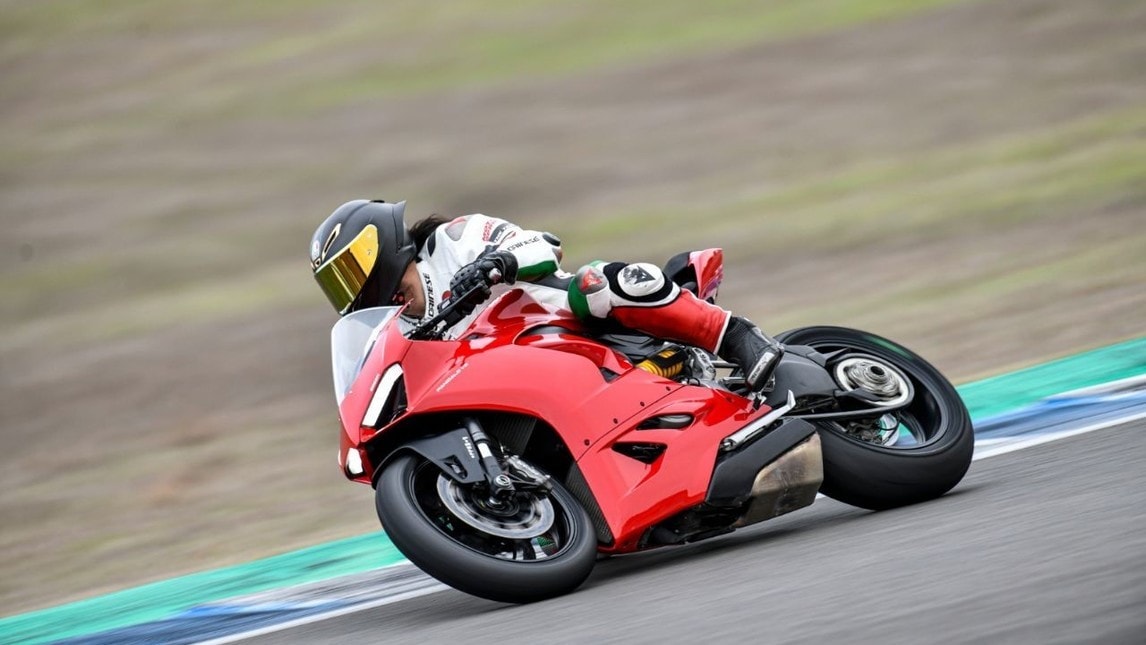 Ducati Panigale V2, test a Jerez: le immagini