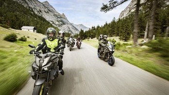 IXS lancia Tour Powells-ST, la giacca adattabile al clima