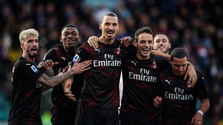 Selebrasi Zlatan Ibrahimovic setelah mencetak gol kemenangan untuk AC Milan di Liga Italia Serie A melawan Cagliari, (12/01/2020)