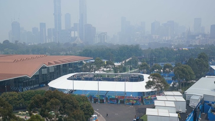 Australian Open, gli incendi continuano a falcidiare Melbourne: qualificazioni rimandate per fumo