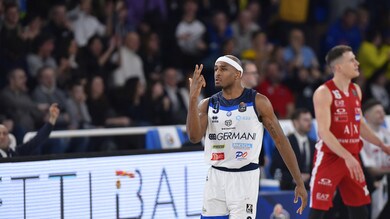 Brescia vince il derby con Milano. Sassari distrugge Pesaro, vince Varese
