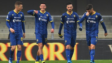 Verona show, tris al Lecce: segna anche Pazzini