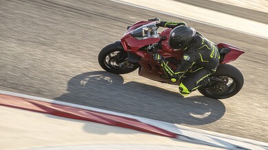 Test Ducati Panigale V4S, 214 cv di esuberanza