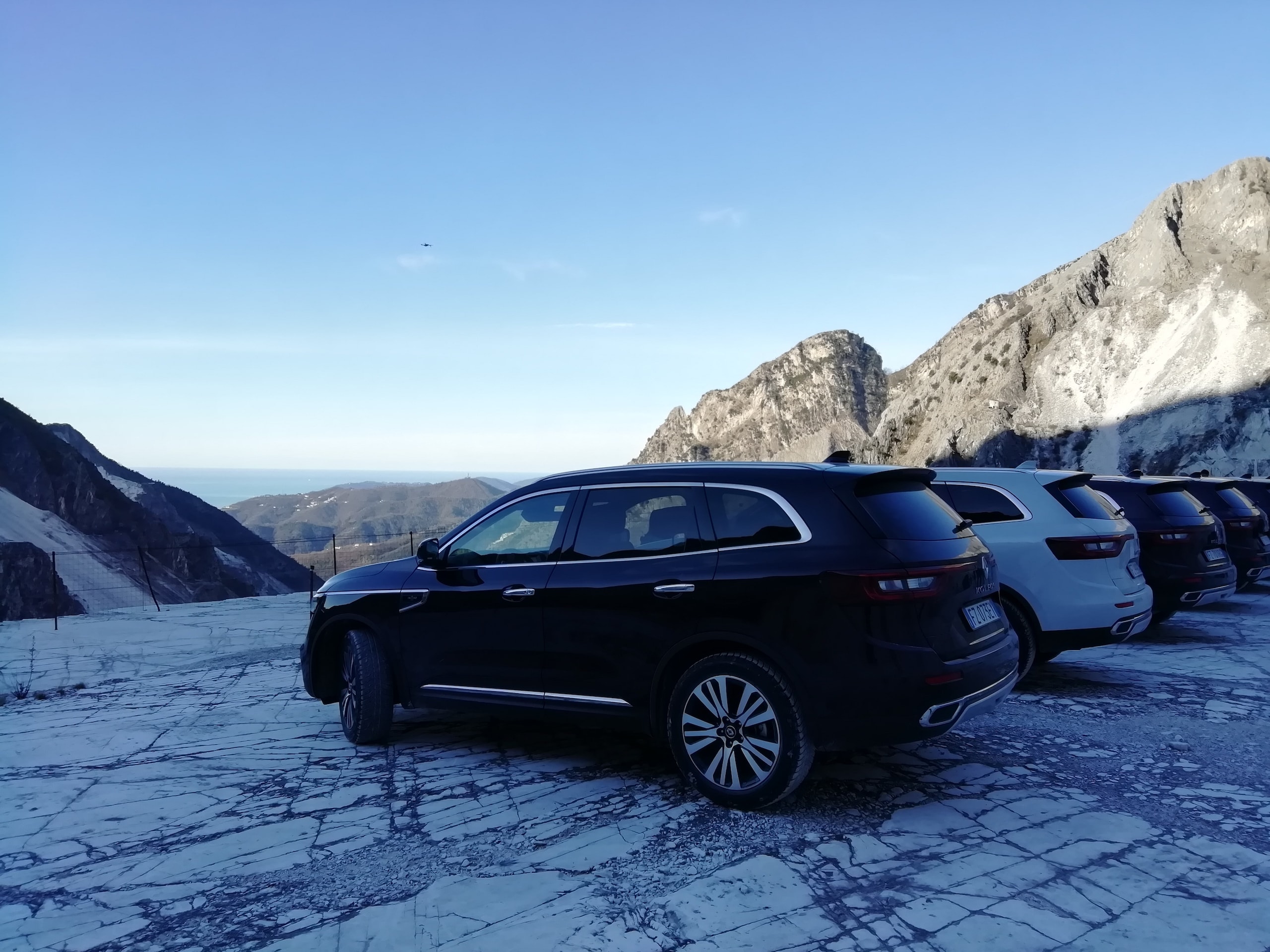 Nuovo Renault Koleos: che muscoli tra i marmi di Carrara FOTO