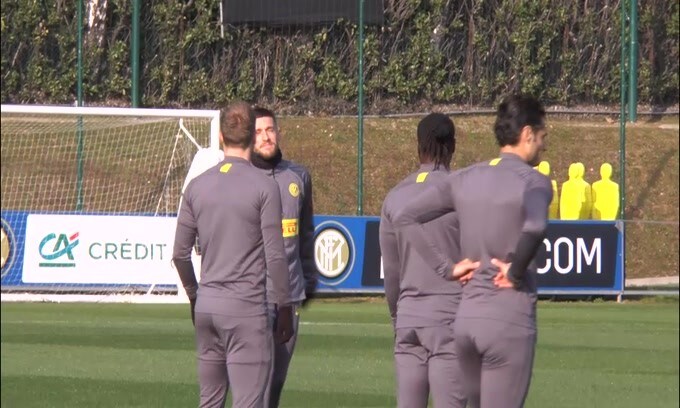 Inter, c'è Handanovic. Conte, che tiro!