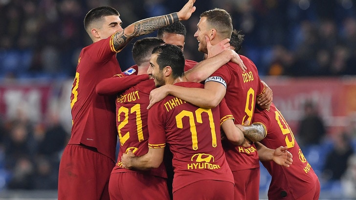 L'esultanza per il gol di Dzeko dopo il giudizio del VAR