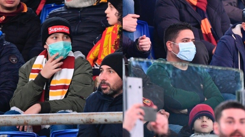 A Roma-Lecce contro il Coronavirus: tifosi con le mascherine sugli spalti