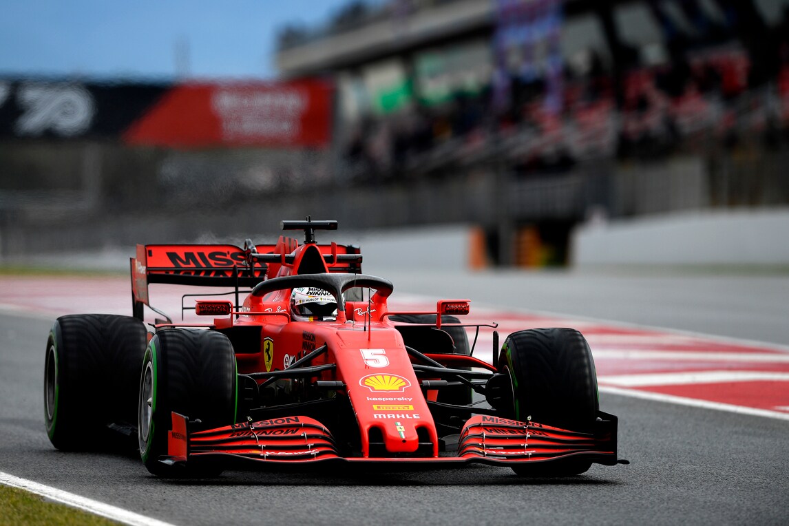 Ferrari, Vettel primo nei test di Barcellona: è il più veloce al mattino