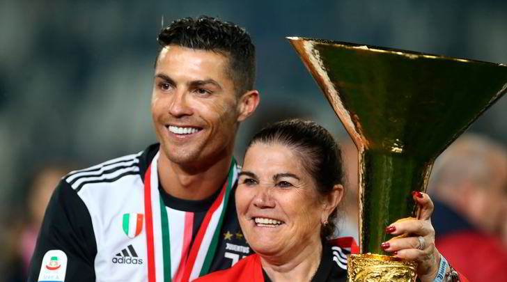 Malore della madre di Ronaldo, CR7 vola a Madeira: “Situazione stabile”