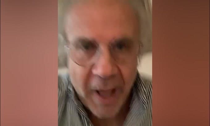 L'appello di Jerry Calà: "Restiamo a casa"