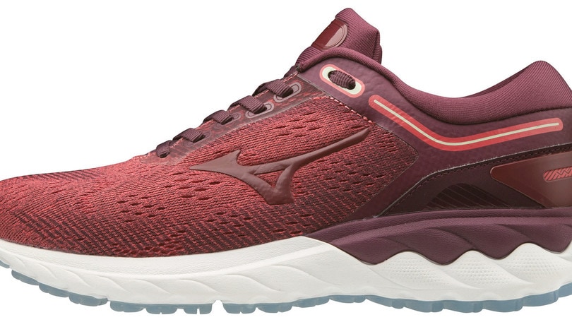 Skyrise, il nuovo modello di Mizuno per una corsa fluttuante