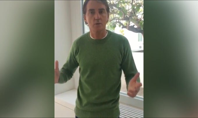 Mancini ai giovani: "State a casa"