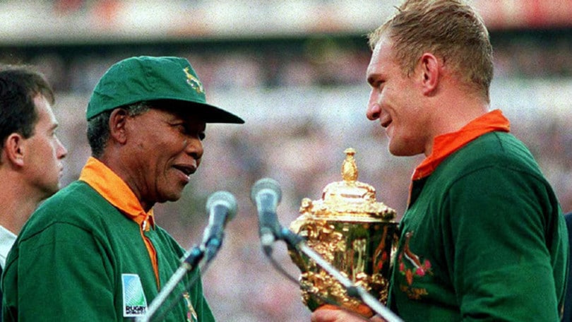 Nelson Mandela: per 27 anni in galera ha fatto un'ora di corsa. Fermo sul posto