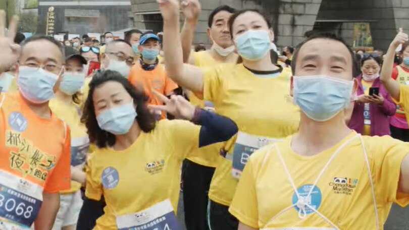 Ripartono le gare in Cina, in mille alla Panda Mini-marathon con mascherine