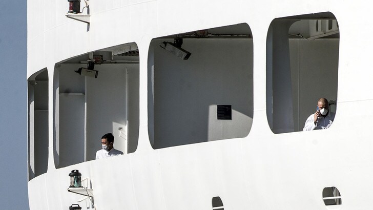 Coronavirus, Salerno: arrivata la nave con 105 italiani