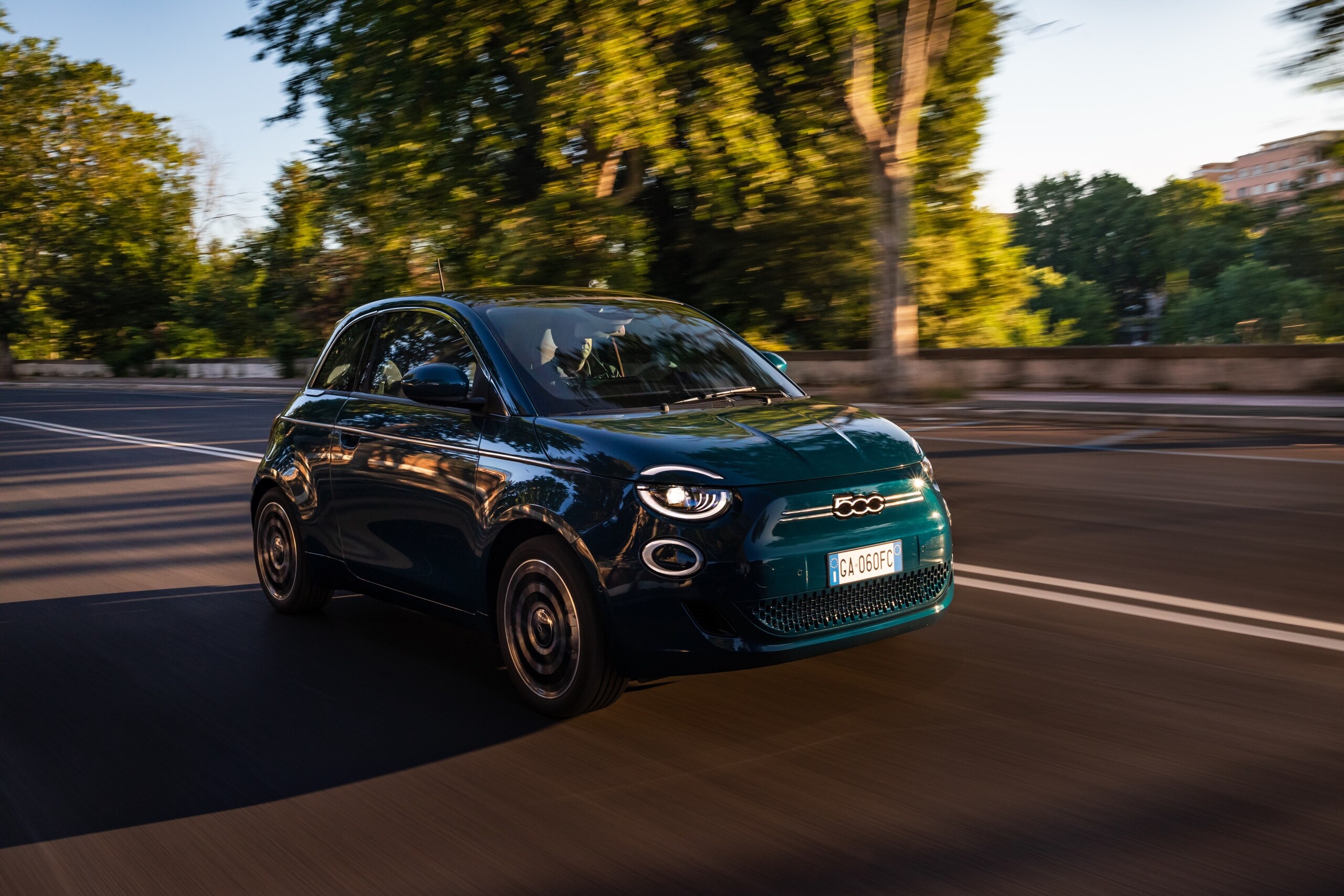 Nuova 500 "la Prima" berlina: le immagini