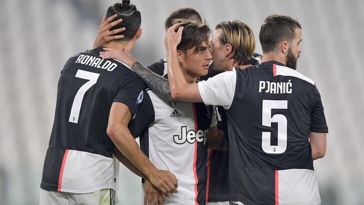 Juve-Lecce, c'è il messaggio di Pjanic. E Bentancur fa 100!